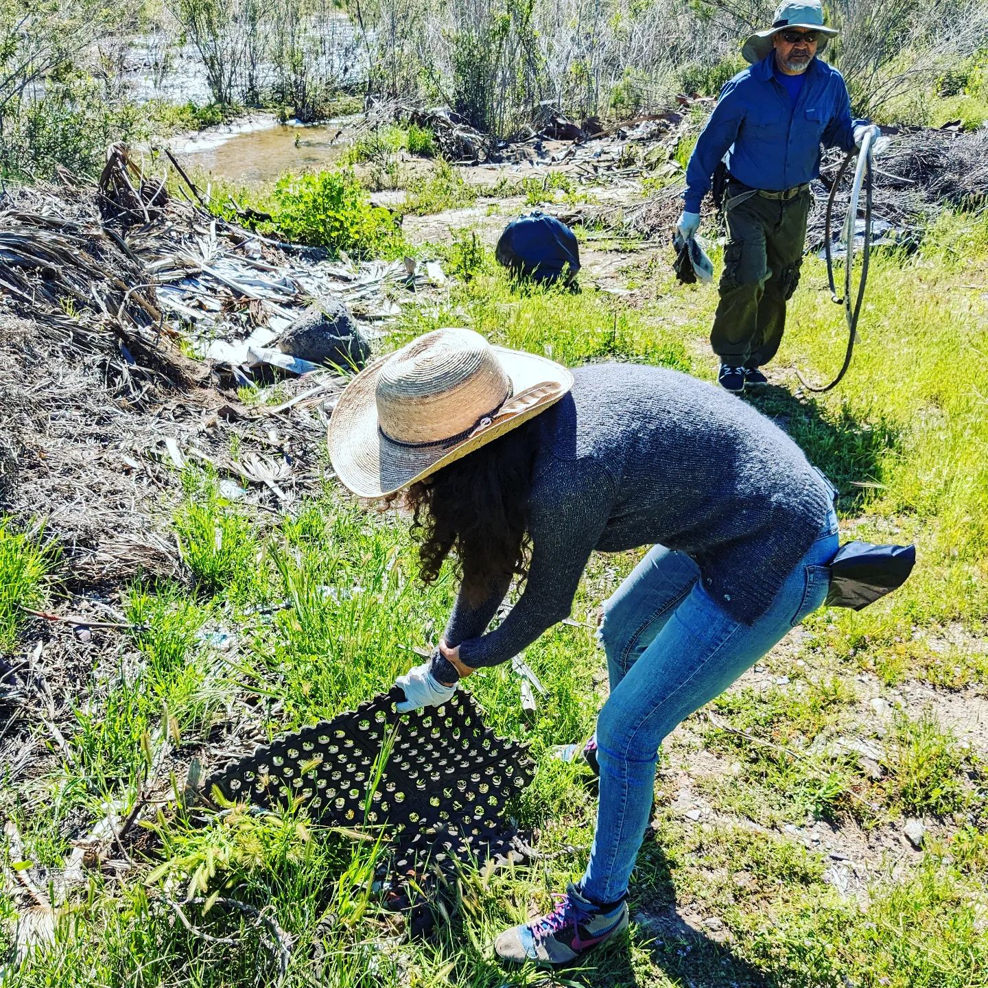 Volunteers Cleaning Up